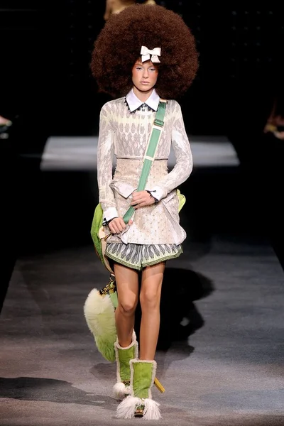 Look 17